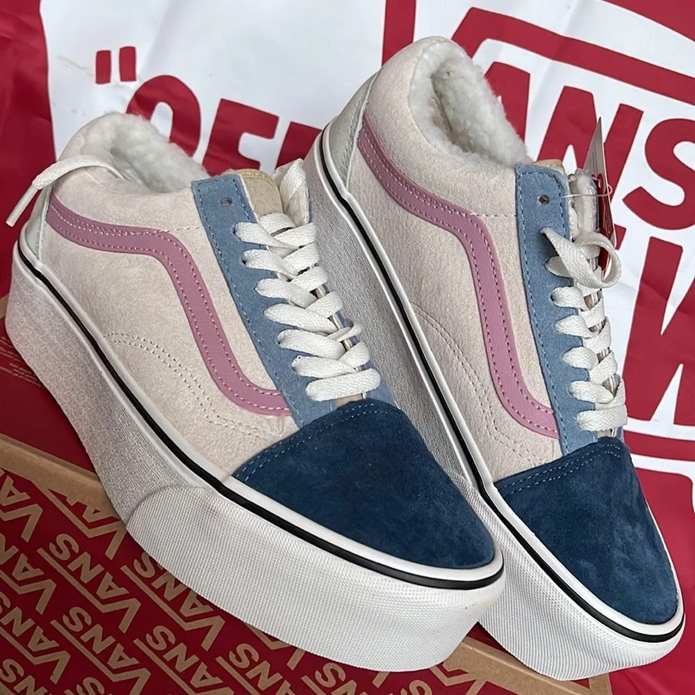 Vans Old Skool Stacked
Pig Suede/Sherpa Multi Co
VNOA7Q5MMUL
WMNS Platforms - Picture 8 of 16